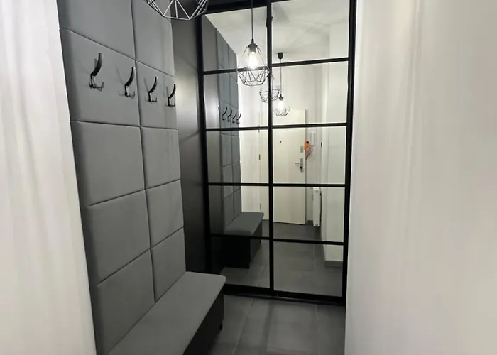 Eros Gdynia, Srodmiescie *